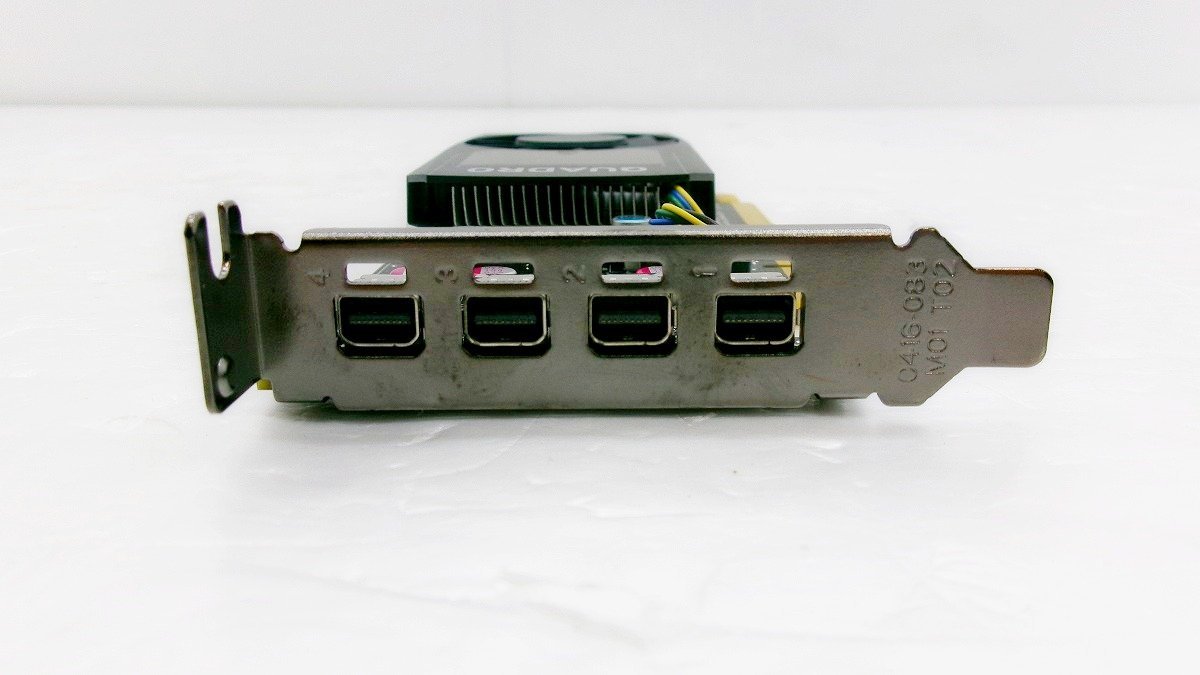 【JUNK】 NVIDIA Quadro P620 ロープロファイル Mini DisplayPort×4ポート 通電・起動確認のみ【tkj-01923】_画像4