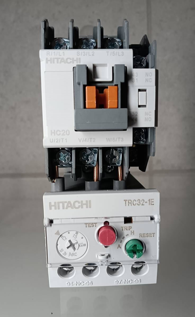 HITACHI HC20-T TRC32-1E　Electroｍagnetic Switch AUX:1a1b COIL:AC200V 50/60Hz RC:15A(12-18A) Trip Class:10A 未使用_画像1