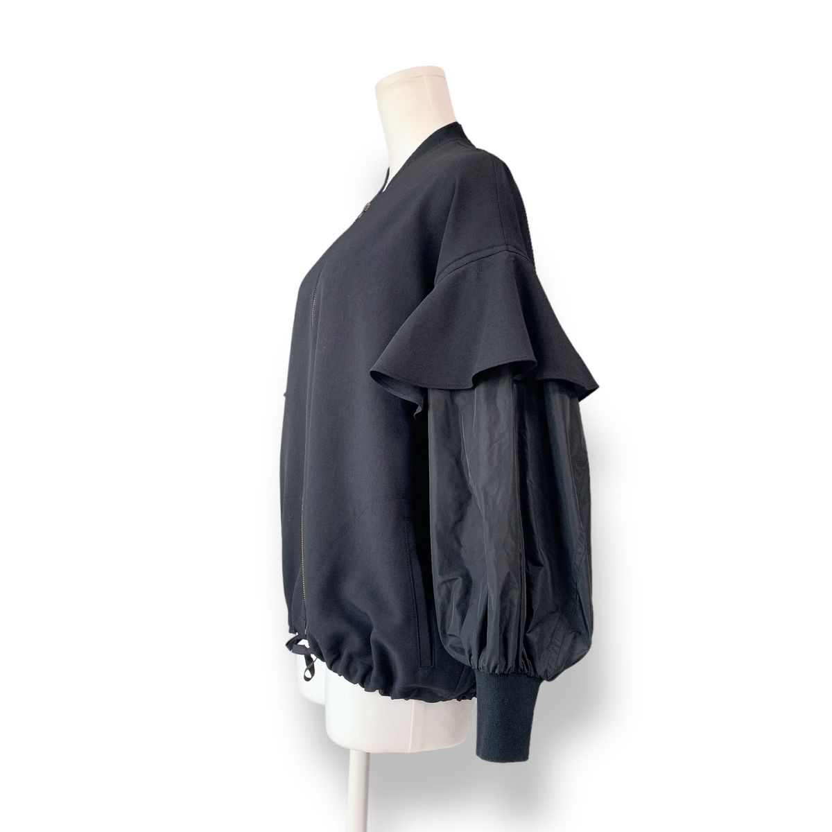 美品 BEARDSLEY ビアズリー フリルショルダージップブルゾン 異 美品 BEARDSLEY ビアズリー フリルショルダージップブルゾン 異