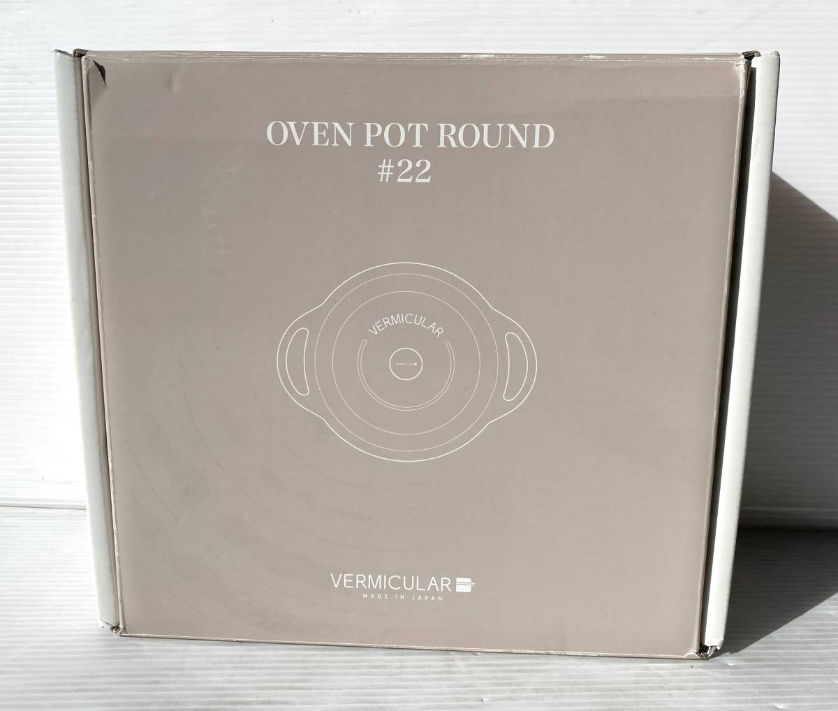 ★☆VERMICULAR バーミキュラ OVEN POT ROUND オーブンポットラウンド 22cm キッチン用品 箱 両手鍋☆★_画像9