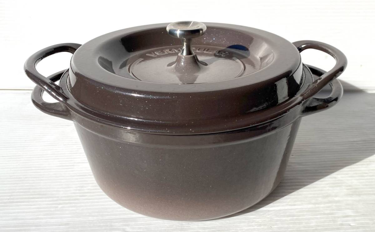 ★☆VERMICULAR バーミキュラ OVEN POT ROUND オーブンポットラウンド 22cm キッチン用品 箱 両手鍋☆★_画像2