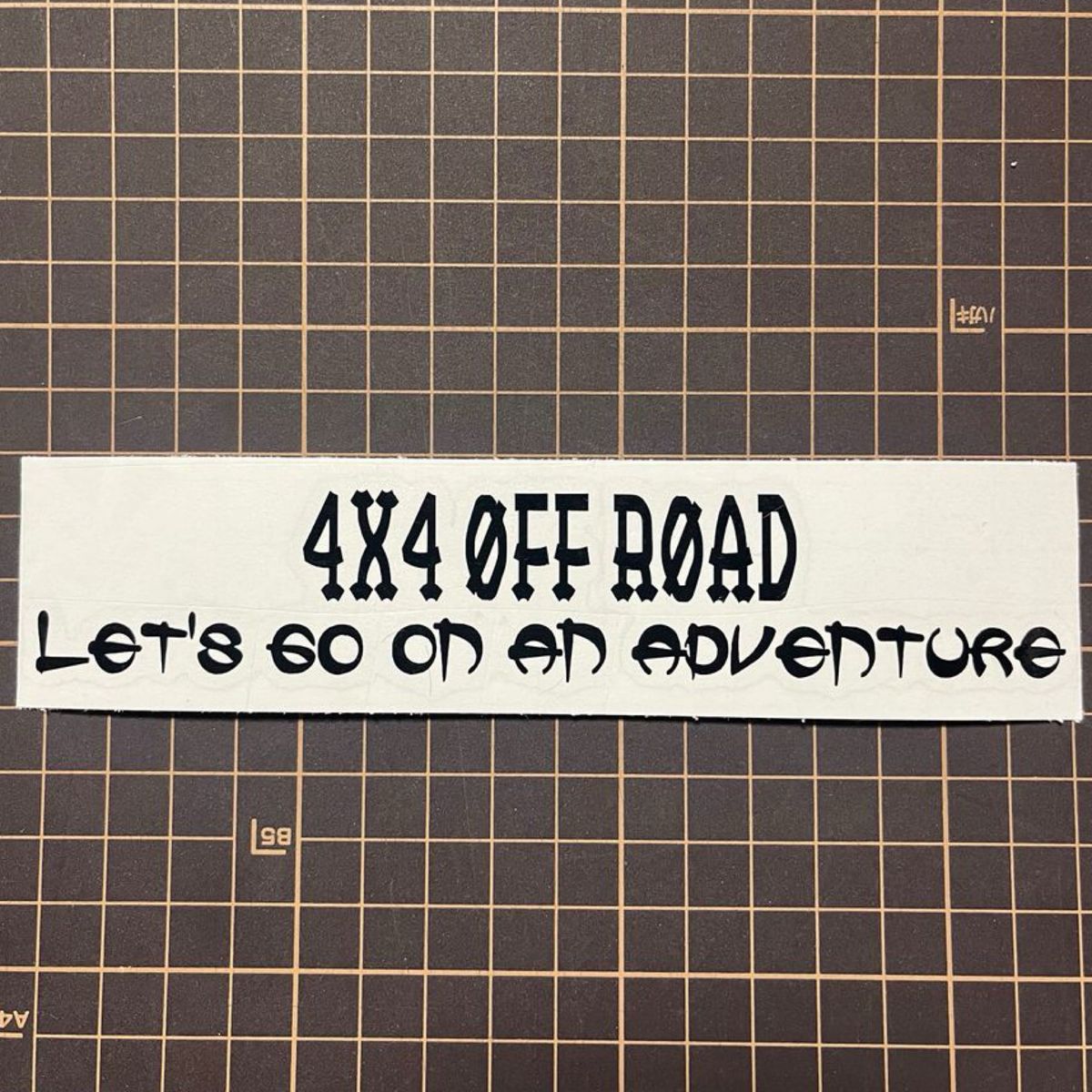 Let's go on an adventure 【冒険に出かけよう】ステッカー　4x4 アウトドア　四駆　キャンプ　オフロード　