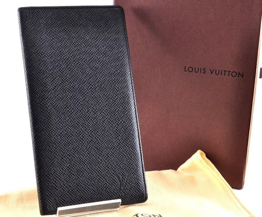 Louis Vuitton ルイヴィトン タイガ 長財布 二つ折り財布 レザー 革 ブラック 黒 無地 柄なし シンプル 無地 柄なし 箱付き 2I1412533