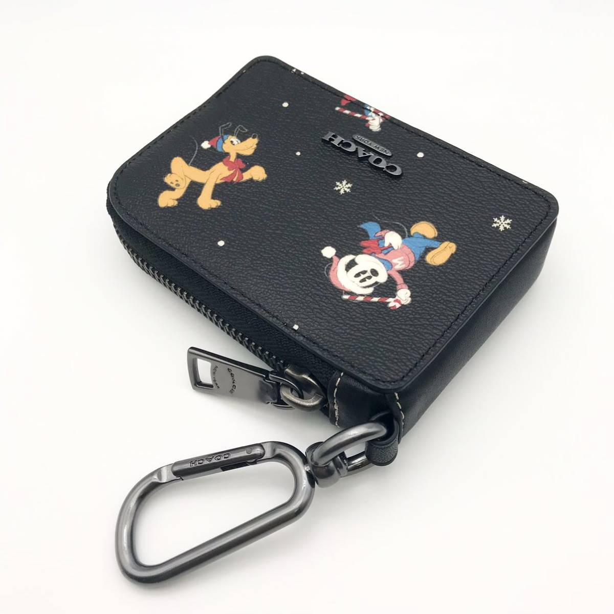 DISNEY X COACH コラボ ★大人気★ Lジップ キーケース ホリデイ プリント ミッキーマウス キーホルダー キーリング CM224 QB/M2 新品 DISNEY X COACH コラボ ★大人気★ Lジップ キーケース ホリデイ プリント ミッキーマウス キーホルダー キーリング CM224 QB/M2 新品