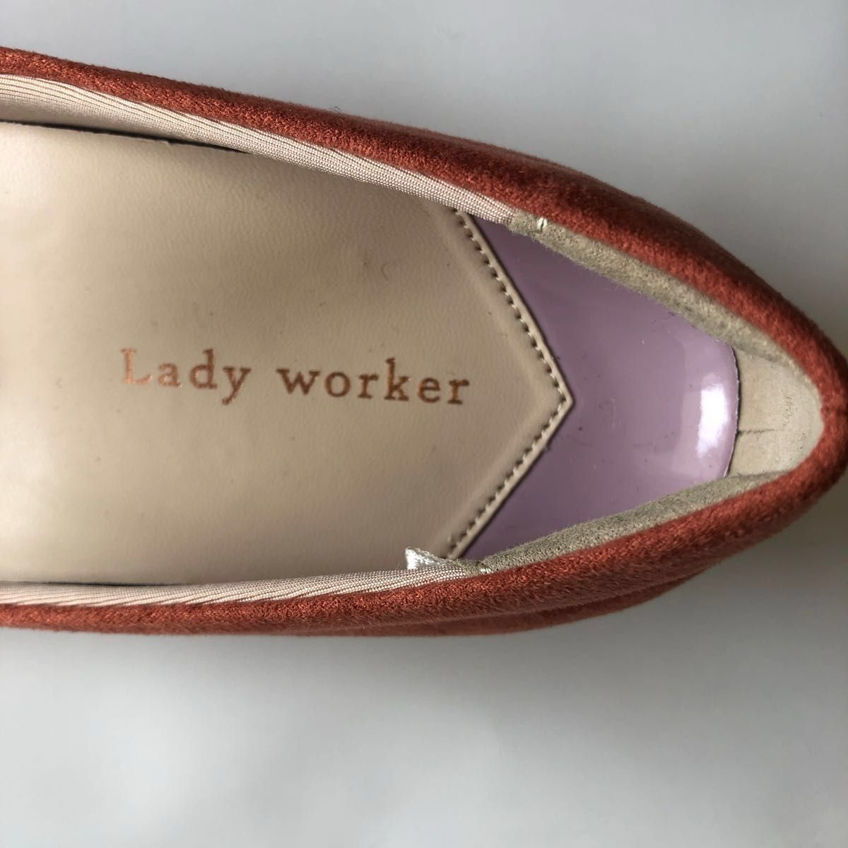 カラーパンプス（朱色）　新品　　　　　　　　　　　　　　Ｌady worker  ヒール高さ3cm 