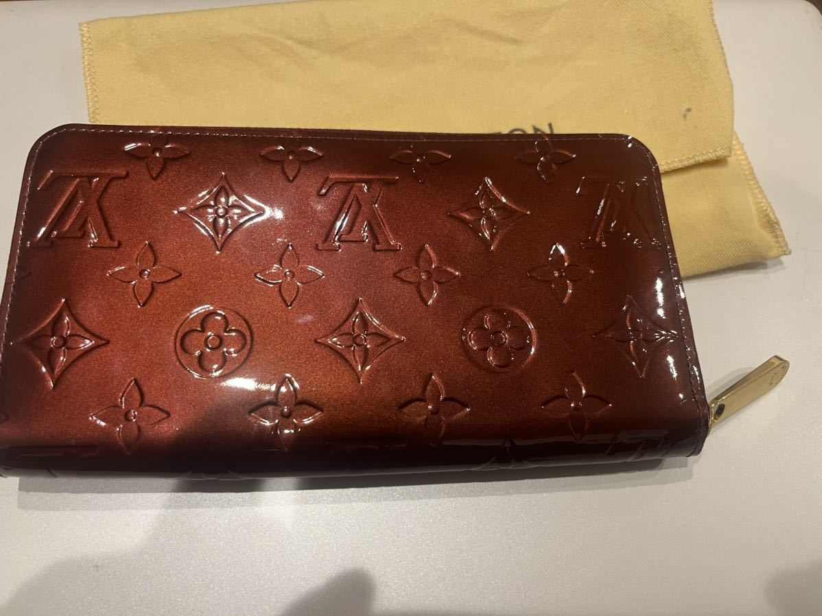 送料無料 ほぼ新品 ルイヴィトン LOUIS VUITTON ヴェルニ ジッピー・ウォレット 長財布 エナメル レザー ラウンドファスナー_画像2