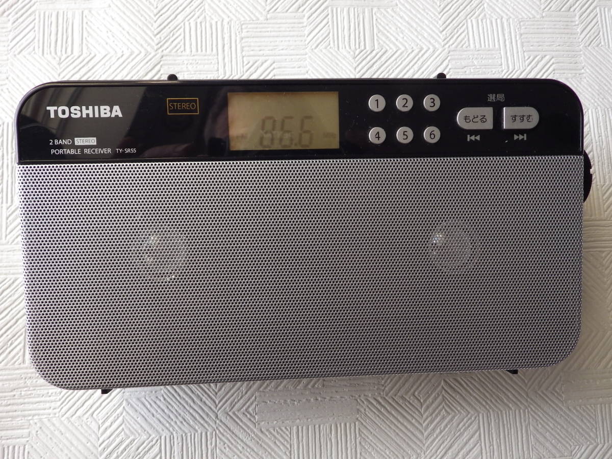 〒0・動作品★TOSHIBA★東芝 卓上ラジオ FM/AM 2BAND STEREO PORTABLE RECEIVER)【TY−SR55(S)】_画像2