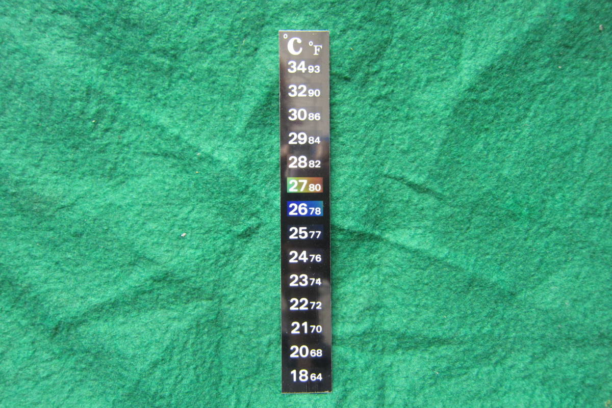 シール型温度計18～34℃サーモシール裏側両面テープ熱帯魚水槽などに室温表示にも送料全国一律普通郵便６３円_画像1