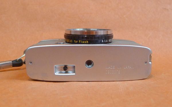 k536 OLYMPUS PEN EE-2 ボディとレンズ D.zuiko 1:3.5 f=28mm レンジファインダー サイズ：約 幅11×高さ7×奥行4.8ｃｍ /60の画像7