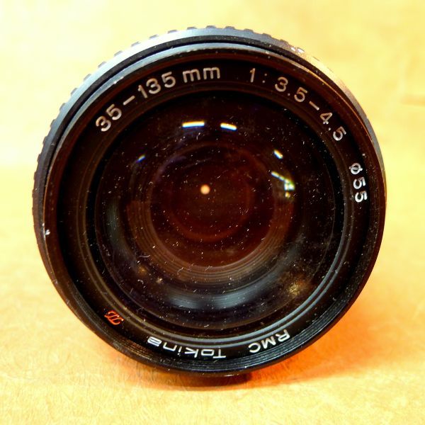 l312 TOKINA RMC 35-135mm 1:3.5-4.5 レンズにくもりやホコリあり サイズ:口径約5.5cm 高さ約10.5cm/60_画像2