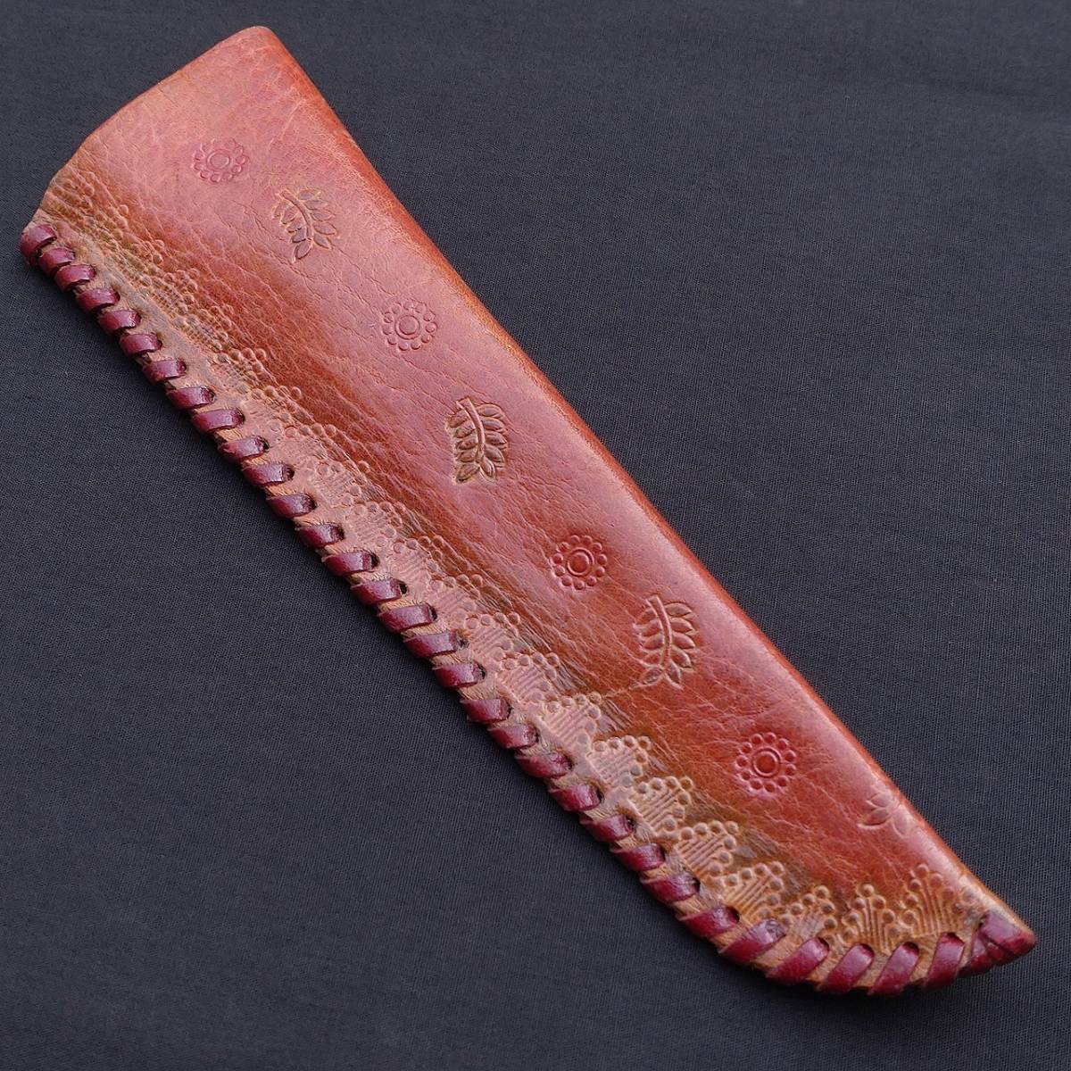 革製 鋏の鞘 ハサミのサヤ 革細工 全長約177㎜ 最大幅約55㎜ 皮製 鋏のさや 皮細工 【4612】_画像2