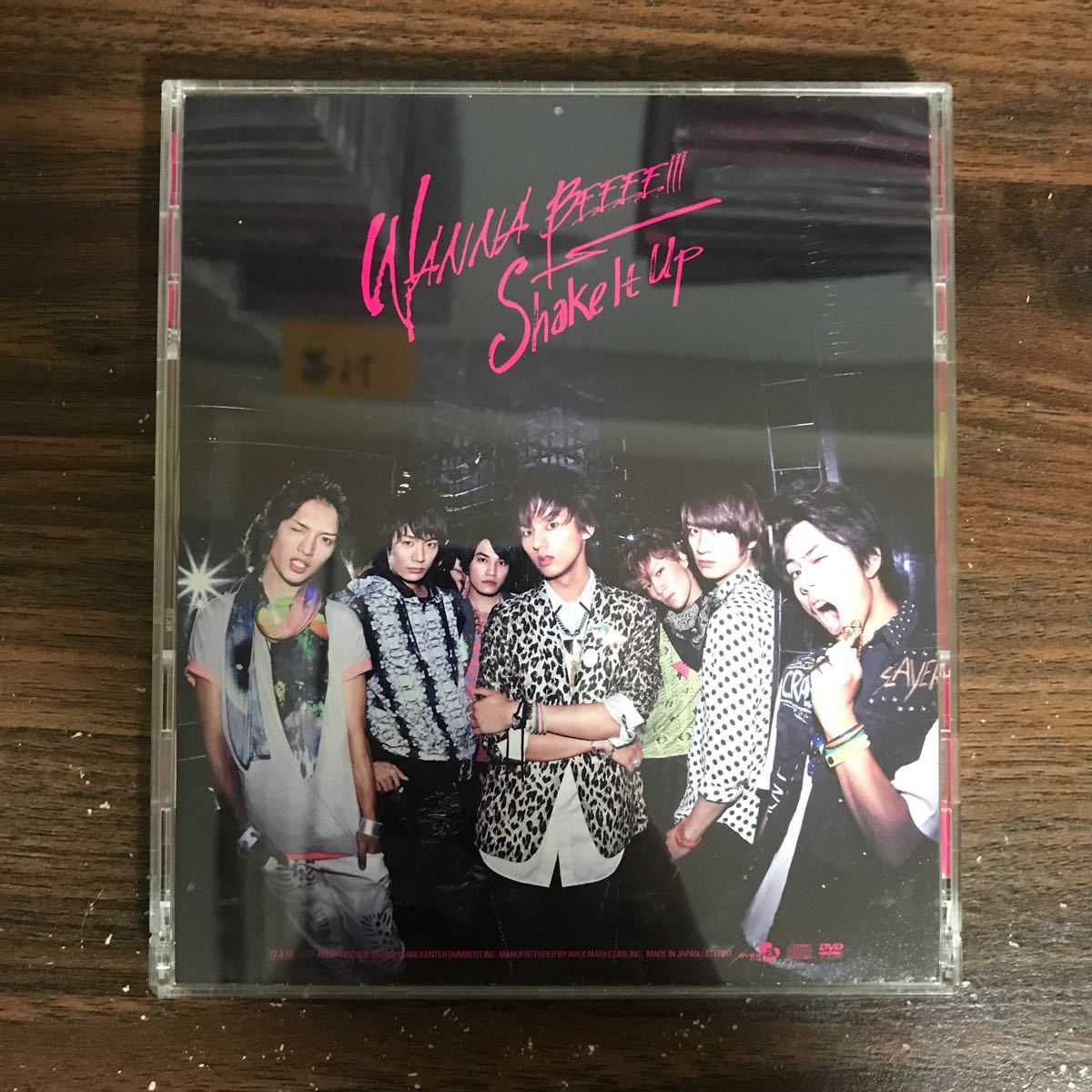 (D482)帯付 中古CD150円 Kis-My-Ft2 WANNA BEEEE!!! / Shake It Up (SINGLE+DVD) (初回生産限定WANNA BEEEE!!!盤)_画像2