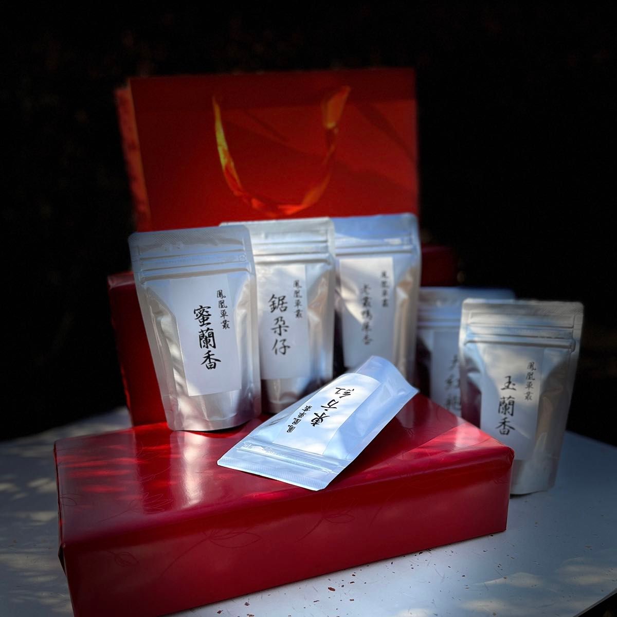 台湾産高級烏龍茶】凍頂烏龍茶*2 、紙袋付き ウーロン茶