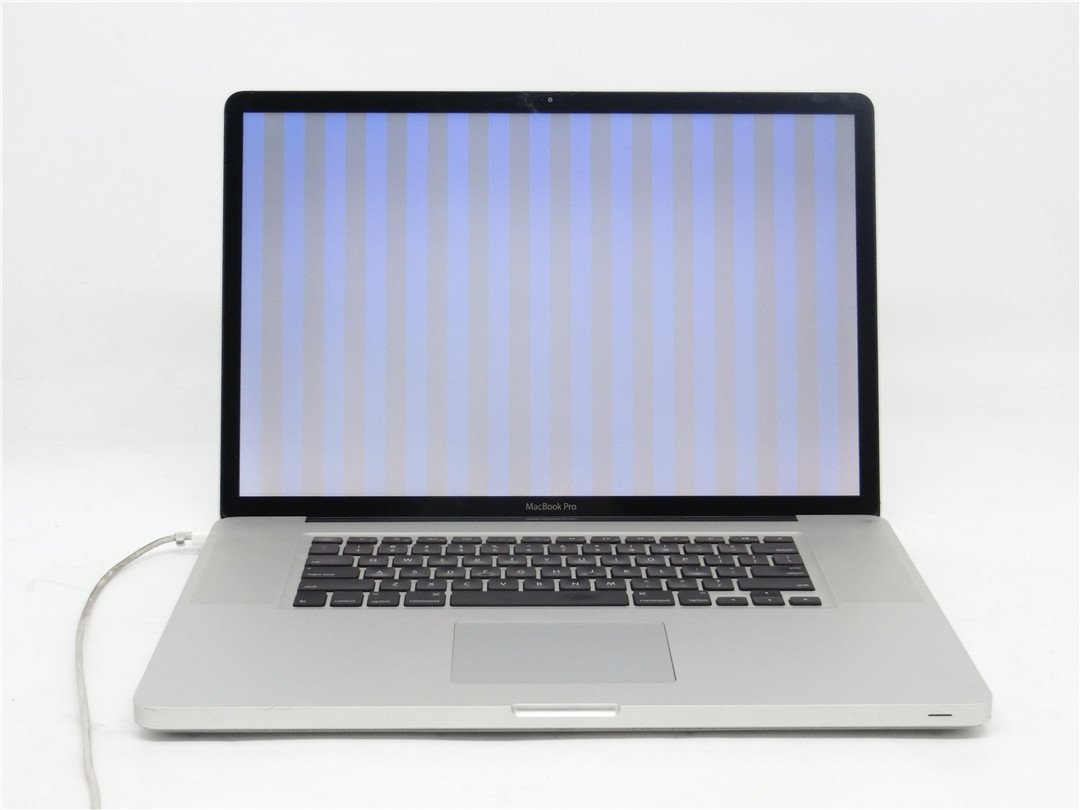 中古MacBook Pro A1297 4GB 17型通電します表示不良バッテリーと本体