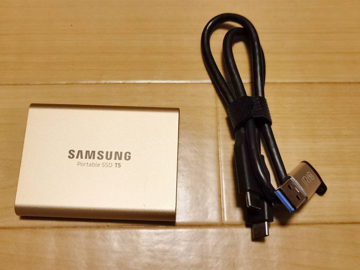 ほぼ新品 総書込量30GB Samsung 外付けSSD GOLD T5 1TB USB3.1 Gen2 ハードウェア暗号化 本体とケーブル 外箱なし　ヤマト ネコポス発送