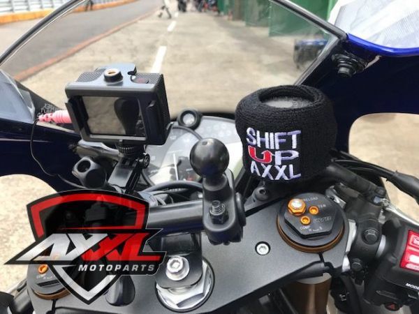 ヤフオク Axxl社 ブレーキリザーバー タンクカバー S1000r