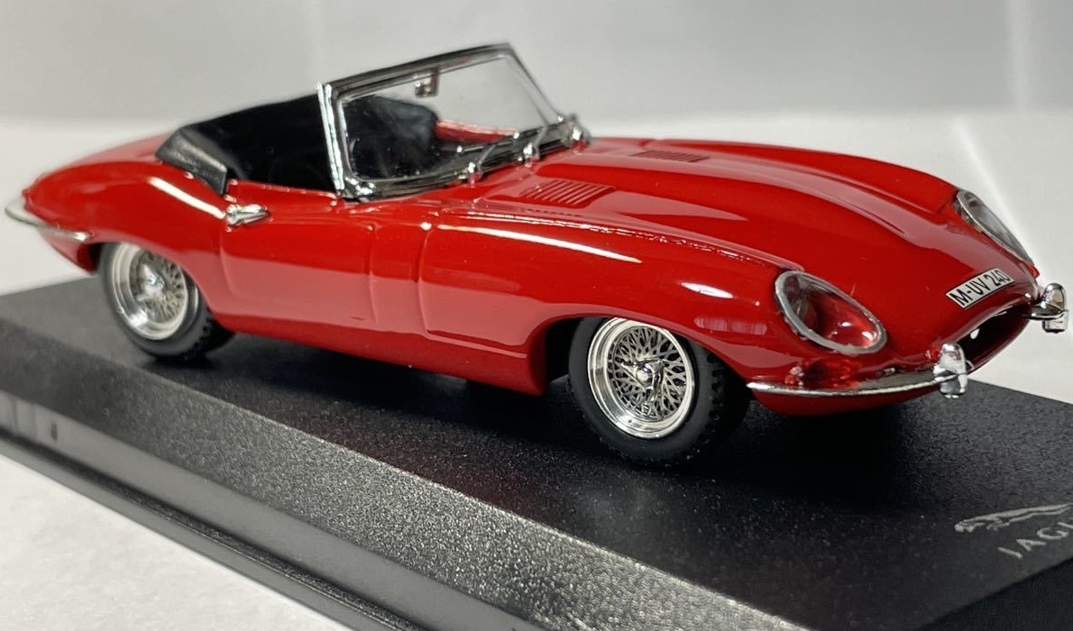 特注! JAGUAR E-TYPE Spyder 1961 Rosso!
