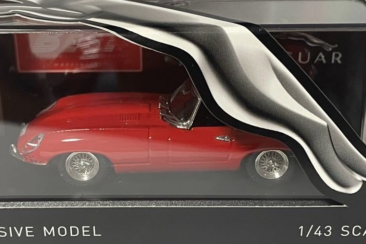特注! JAGUAR E-TYPE Spyder 1961 Rosso!