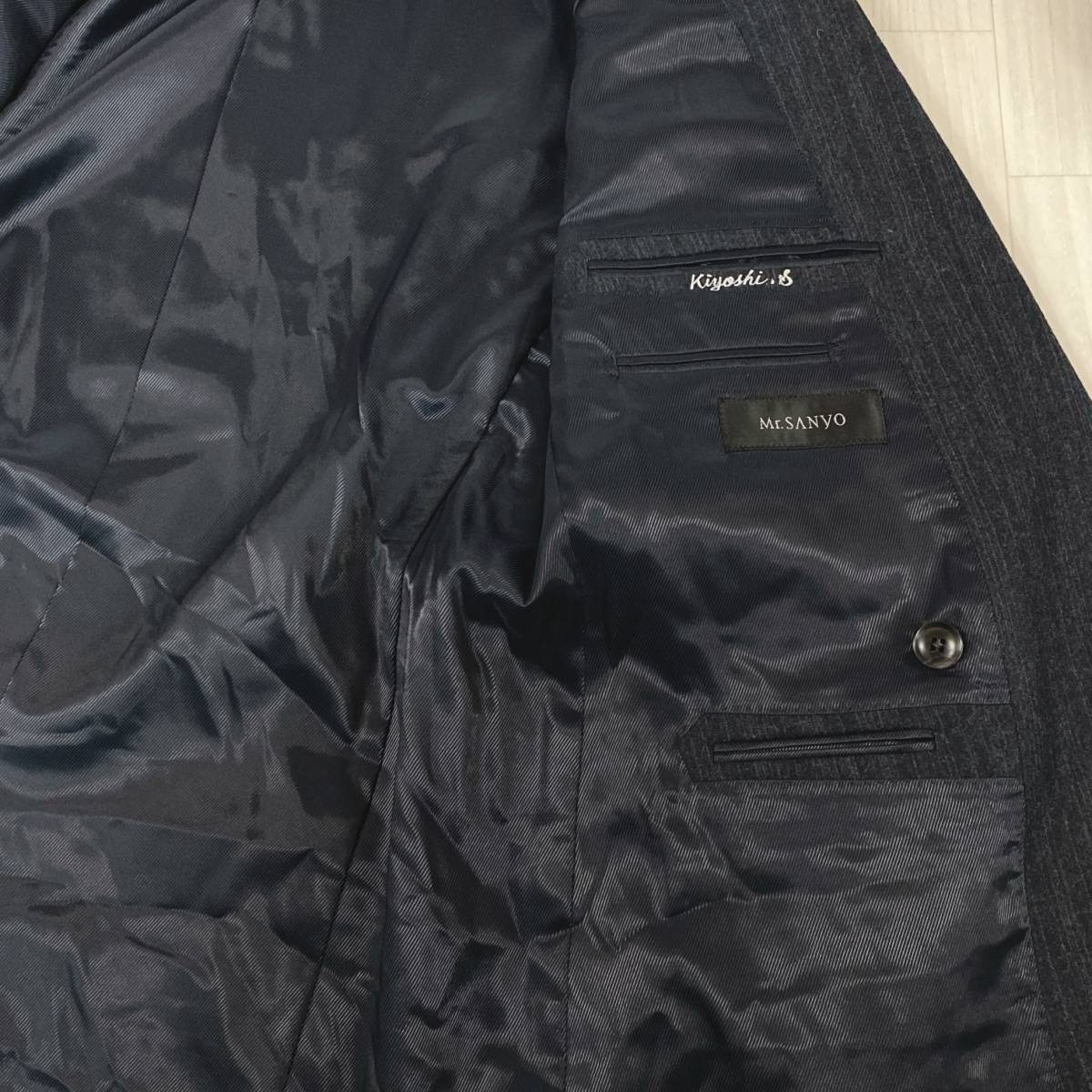 Z0606 美品 Mr.SANYO メンズ アウター ジャケット オーダーメイド 肩パッドポケット多数裏地ありブラック毛素材カシミヤフォーマルシンプル_画像8