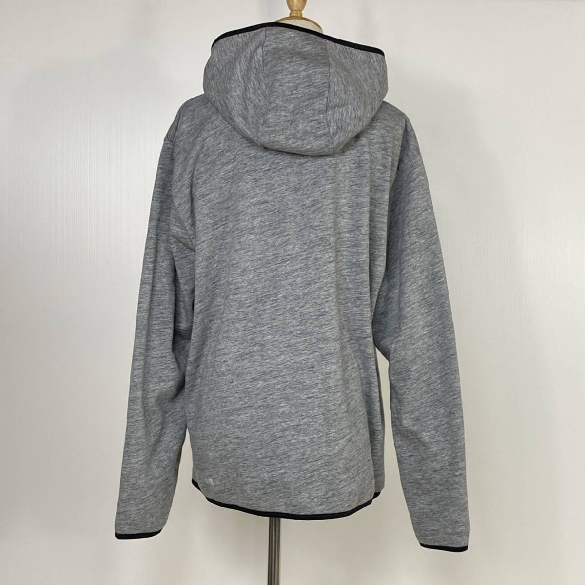 Z0554 美品 UNIQLO ユニクロ レディース 厚手 フリース ジップパーカー XLサイズ グレー 綿100％ コットン 万能 シンプル 極暖 USED 古着_画像3