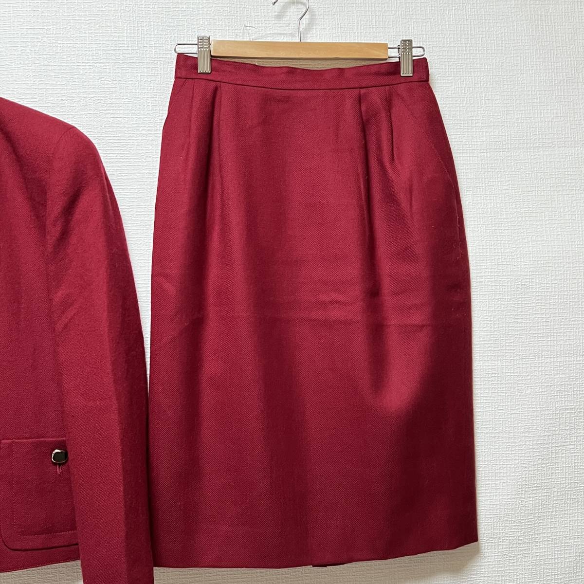 即決 ジュンアシダ jun ashida スカートスーツ 赤 サイズ11 ゆうパック可 (661570)_画像3