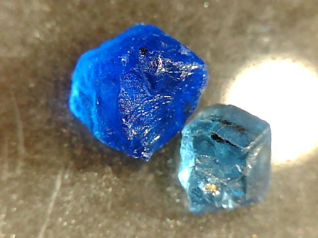 宝石質　ドイツ　アウィン　アウイン　アウィナイト　鮮やかな青い結晶　定型外発送_画像1