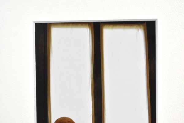 巌谷國士プリント額「パレルモ / 博物館の女」　プリント　限10　作品裏、額裏にシール（サイン）　15×11　F:32×25.8_画像6