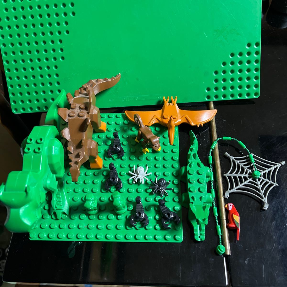 LEGO レゴ 世界の冒険シリーズ 恐竜 ワニ等 6体等セット　ミニフィグ 2000年頃 希少 レア レトロ 正規品 緑板付属なし。写真の物が全て。_画像1