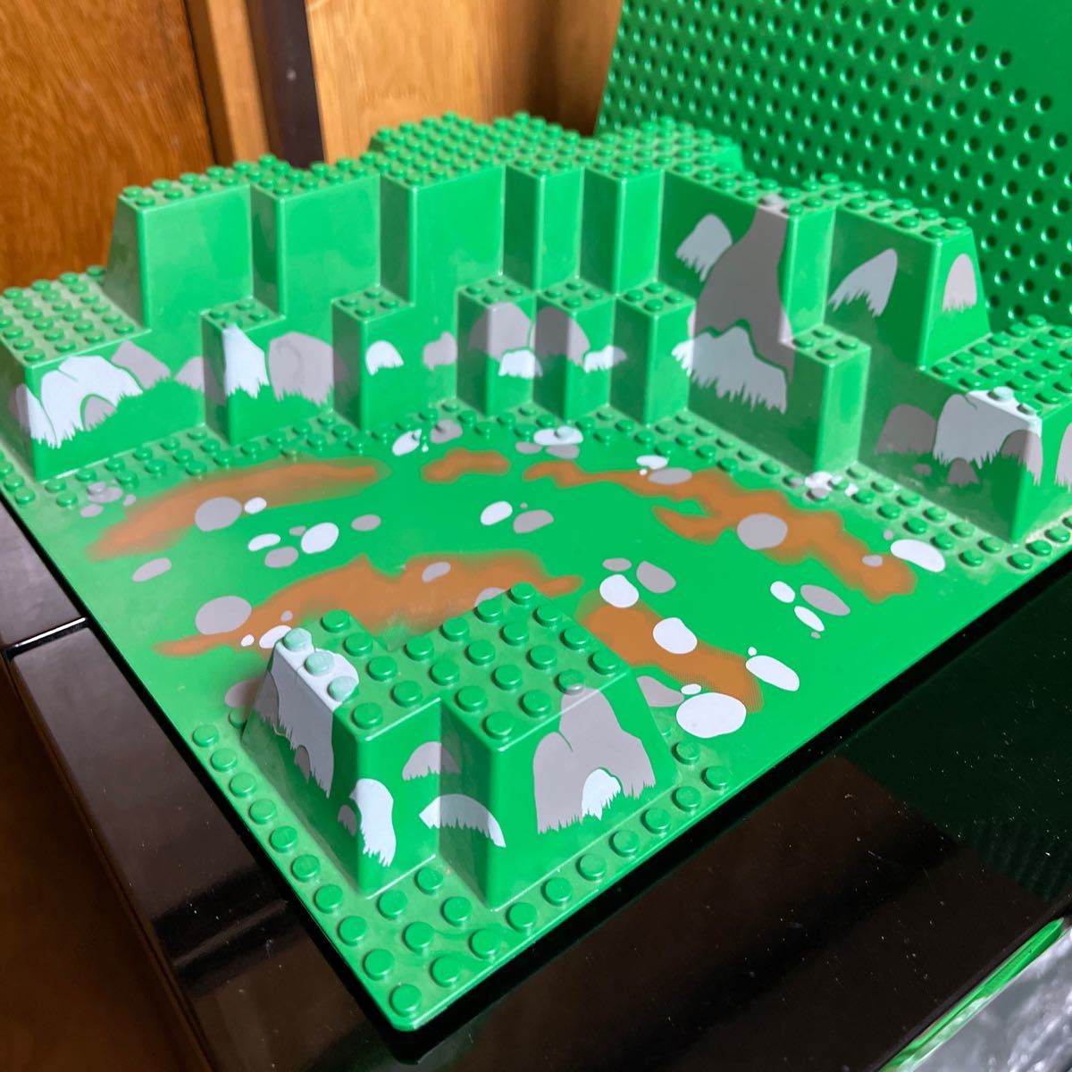 希少　レア　年代物　レゴ LEGO お城シリーズ エルクウッドの砦　地形 板1990年代　3Dプレート 基礎板　ベースプレート　絶版品_画像2