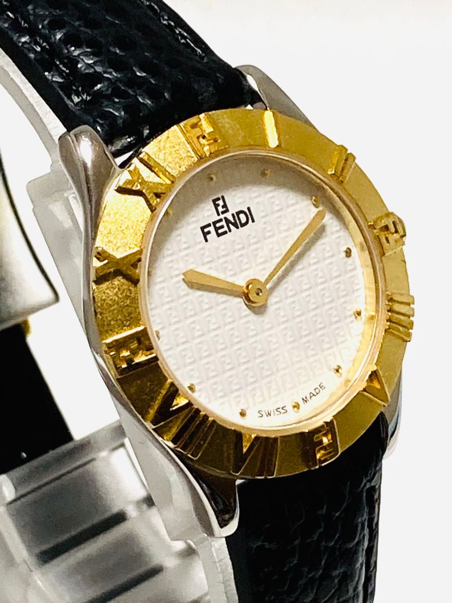美品！ FENDI フェンディ　電池&ベルト新品　レディース腕時計　ズッカ