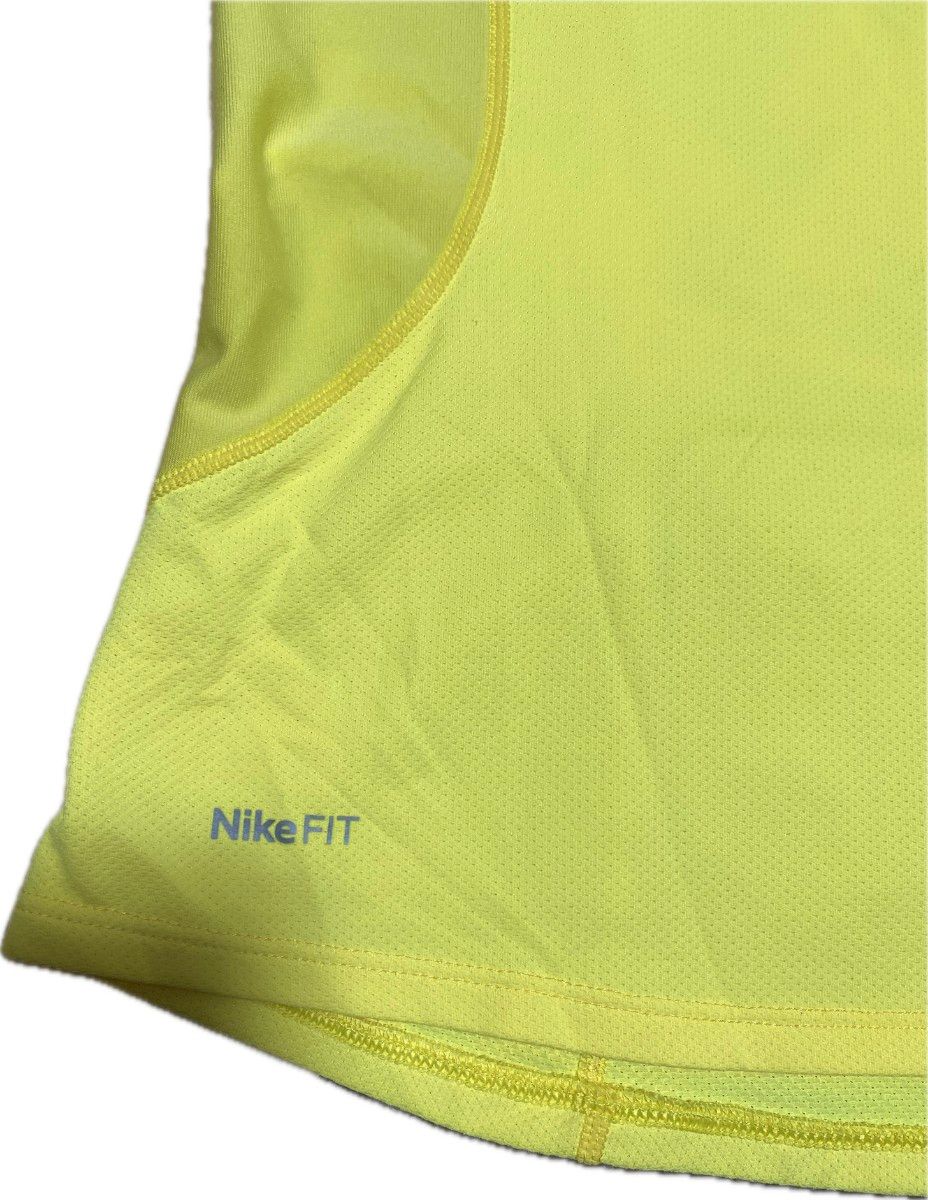 NIKE ナイキ 半袖 トレーニング ウェアヨガ ウォーキング ジョギングスポーツロゴ ジッパー周り リフレクター 黄色 Tシャツ