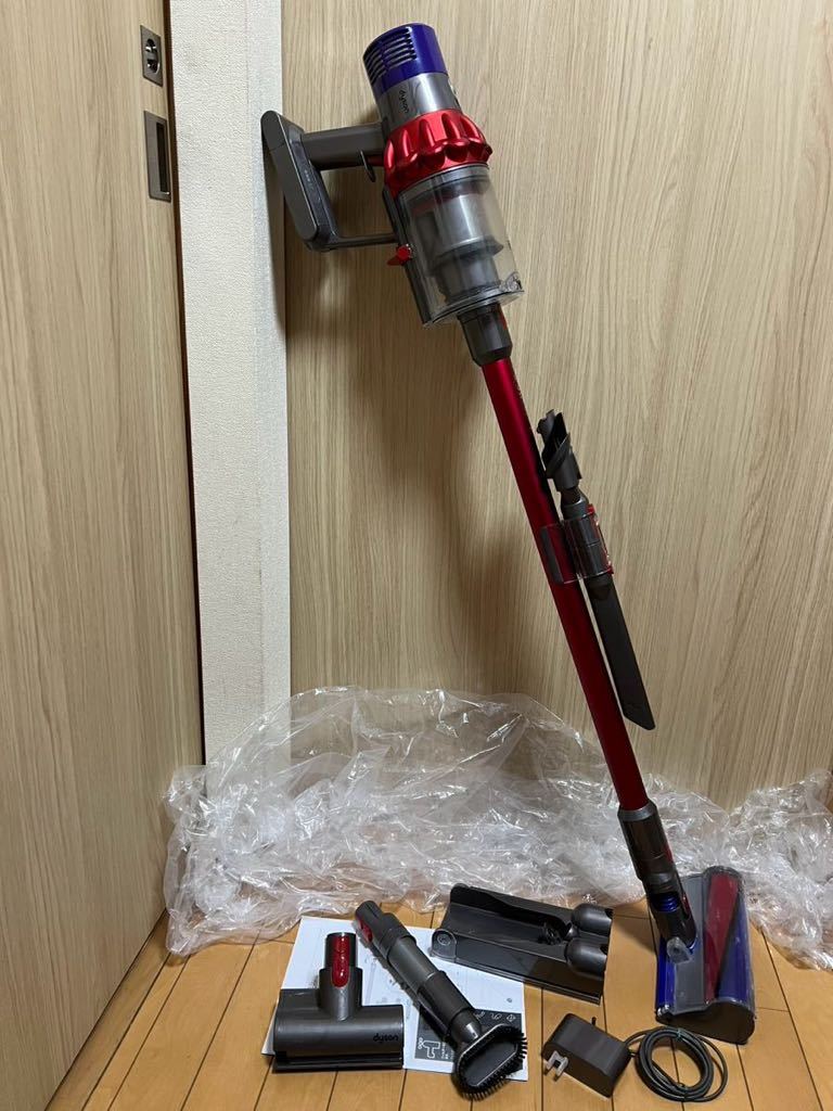 （動作品）dyson SV12 ダイソン コードレスクリーナー （附属品多数）(C-11）