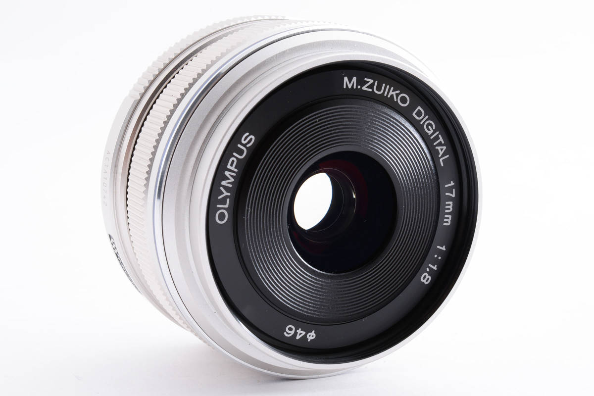 【良品】オリンパス OLYMPUS M.ZUIKO DIGITAL 17mm F1.8 シルバー 使用感少なめ_画像3