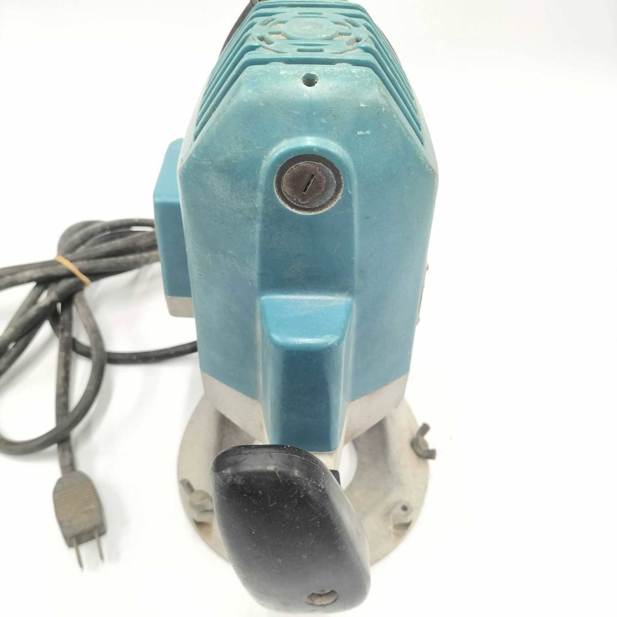 ★中古品・オススメ品★ makita マキタ ルーター モデル 3612BR 電動工具 工具 DIY 大工道具 溝きり 穴あけ　TSKS1121-6-3_画像2