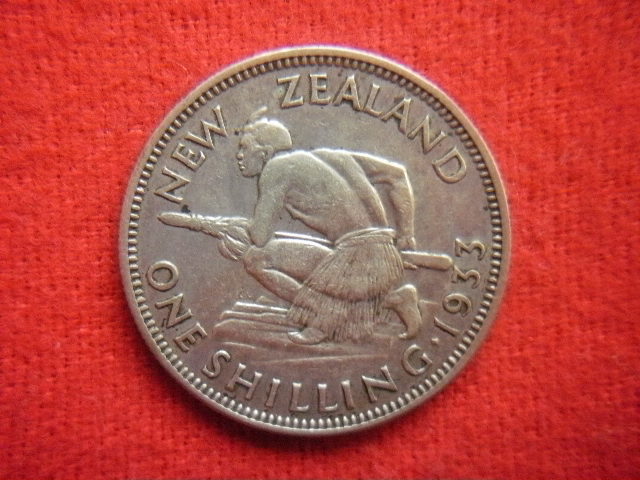 ※世界の銀貨　NEW ZEALAND (GEORGE V KING) ONE SHILLING 1933- (.500 silver)　外径約23.55㎜　量目約5.61g　中古並品～_画像6