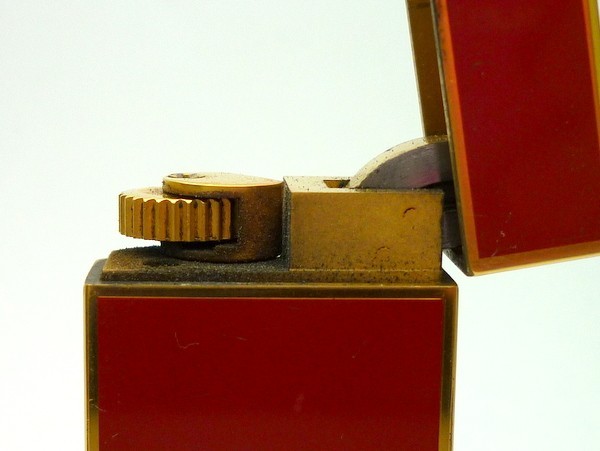 1000円スタート ガスライター Cartier カルティエ ペンタゴン 五角形 ローラー レッド系×ゴールド 着火未確認 箱付 喫煙グッズ 12 P721_画像4
