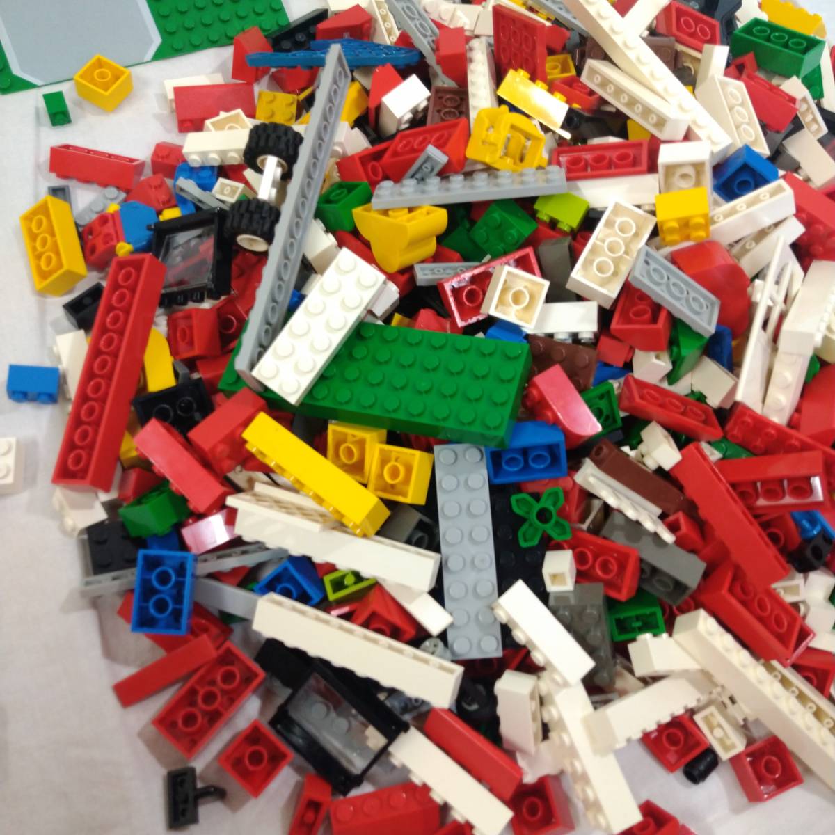 【大放出】レゴ ブロック 大量まとめ ビニール袋約一杯分【LEGO 玩具 おもちゃ 創作 知育 トイ TOY 積み木】の画像3