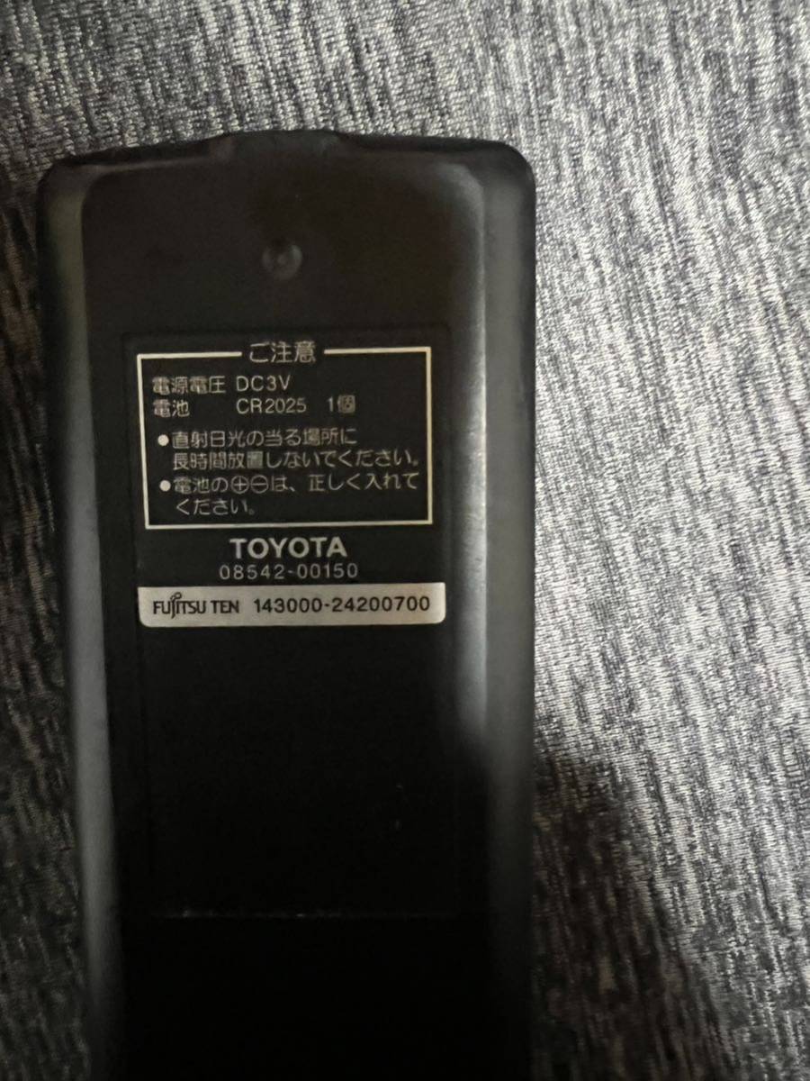 トヨタ純正オプション 11インチフリップダウンモニター V11T-R62C 08540-00420_画像3