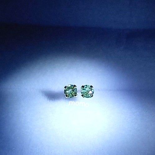 K18YG 天然アレキサンドライト 0.16ct ピアス 新品、未使用