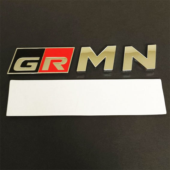 GRMN エンブレム　ステッカー(光沢ありタイプ）　1枚_ゴールドぽい写真ですが、シルバーです