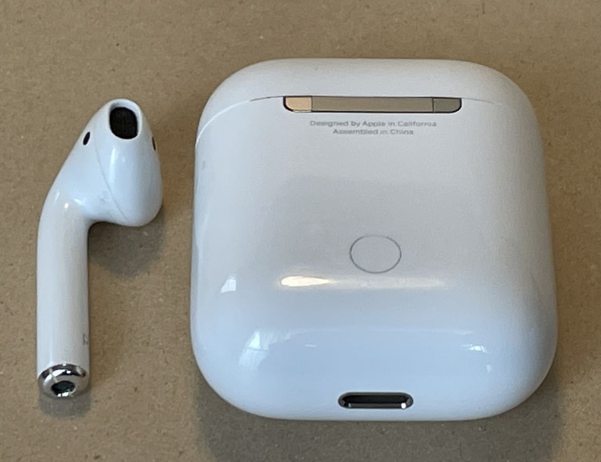 Apple 　AirPods　 第1世代　A1523 　右イヤホンと充電ケース　送料無料　_画像6