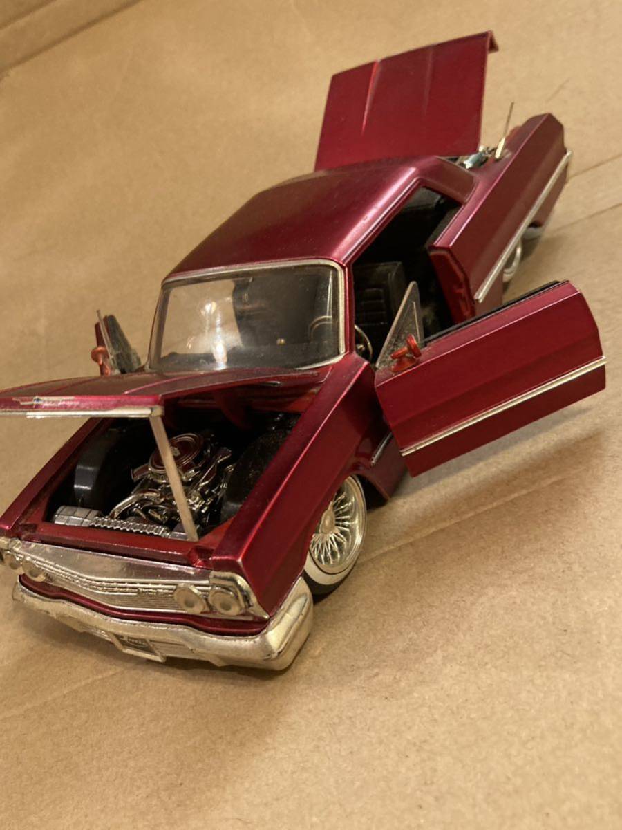 中古　JADA製　1/24　シボレー　６３インパラ　IMPALA lowrider ミニカー　ローライダー　１９６３　Chevrolet 　ジャダ_画像5