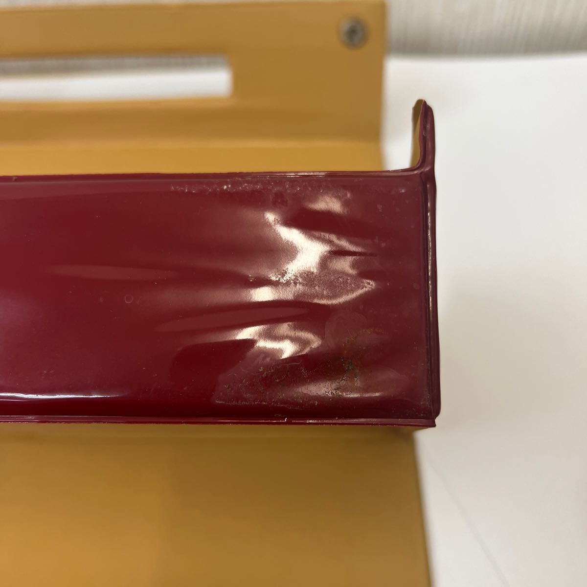 ゆ60 LARK カセットケース テープケース ラーク 持ち手付 レトロ コレクション 装飾 収納ケース トランク 中古 インテリア 赤ラーク_画像7