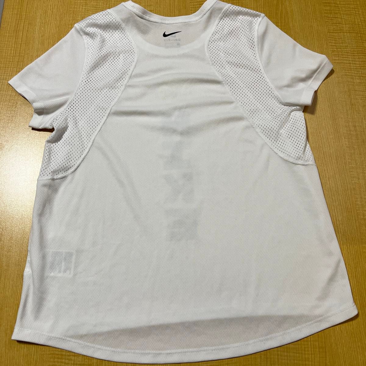 半袖Tシャツ 白 ランニング　トレーニング　ヨガ