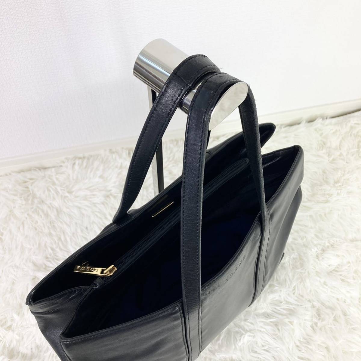 1円【美品 入手困難】ロエベ LOEWE トートバッグ ビジネスバッグ アナグラム 総柄 ナッパレザー A4◎ 肩掛け◎ 本革 メンズ 黒 ロゴ 金具_画像4