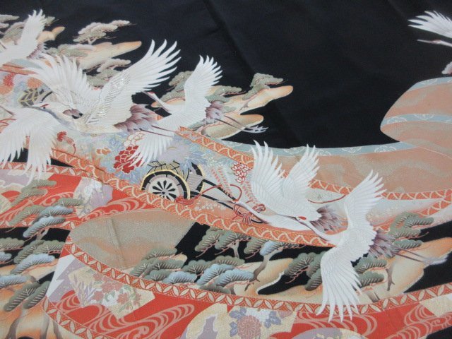 1円 良品 正絹 着物 留袖 縮緬 比翼付 冠婚葬祭 熨斗 飛鶴 草花 御所車 高級 袷 身丈149cm 裄66cm【夢職】★★★_画像6