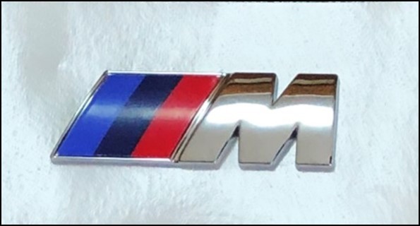 ★即決・国内即納 BMW Mエンブレム 1個 20×55×4mm メタリックシルバー サイド Mスポーツ M Sports 艶あり 銀_画像2