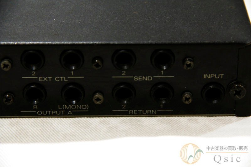 [ superior article ] Roland GP-100 amplifier some stains .. .../ wide width .. easiness of use . to combined name machine [XJ415]