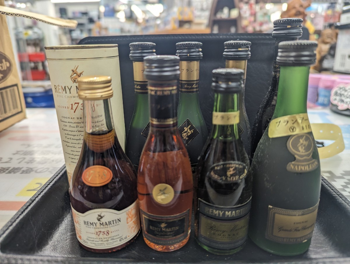 未開栓 古酒 保管品 レミーマルタン コニャック REMY MARTIN COGNAC 8本 ミニチュア_画像1