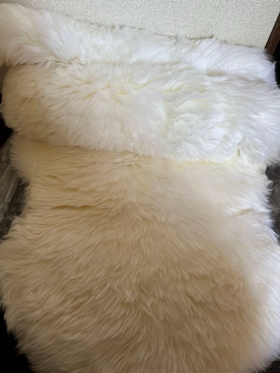 新品未使用　本物の長毛ムートンラグ・ニュージーランド産の上質羊皮使用＜メリーさん　60ｘ180ｃｍ（2匹）＞送料無料